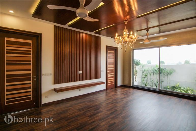 1 KANAL BEAUTIFUL HOUSE FOR RENT IN DHA PHASE 5