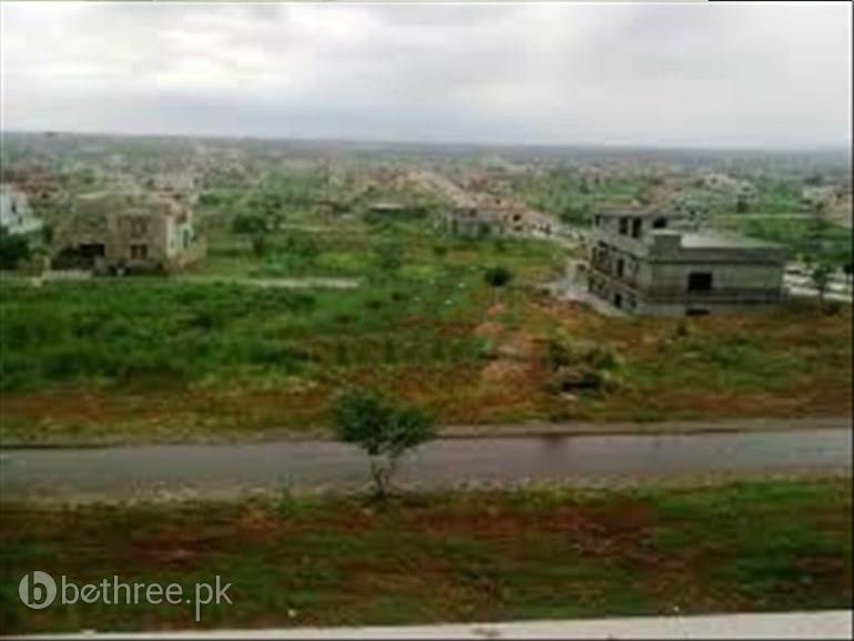 DHA Valley 8 marla plot for Sale 