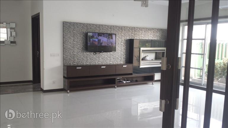 10 MARLA UPPER PORTION FULLY FURNISHED HOUSE FOR RENT IN PHASE 6