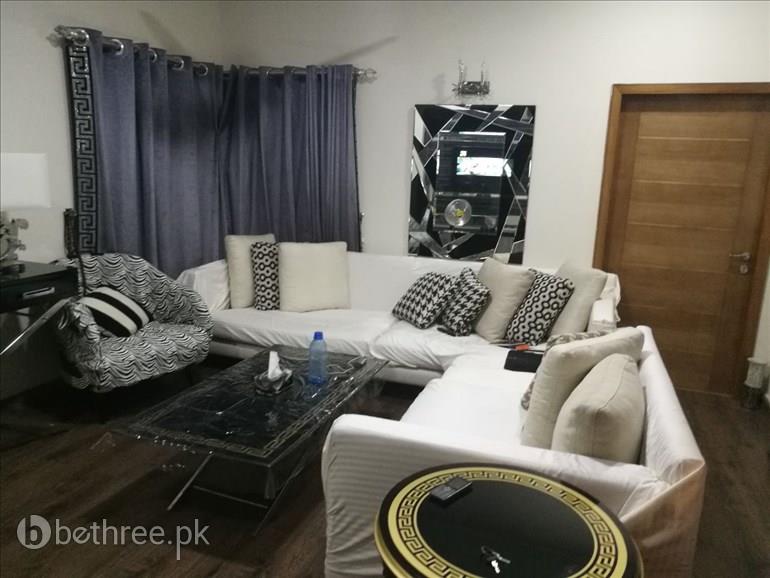 1 KANAL FULL FURNISHED WITH BASEMENT THEATER HOUSE FOR SALE IN DHA PHASE 4 