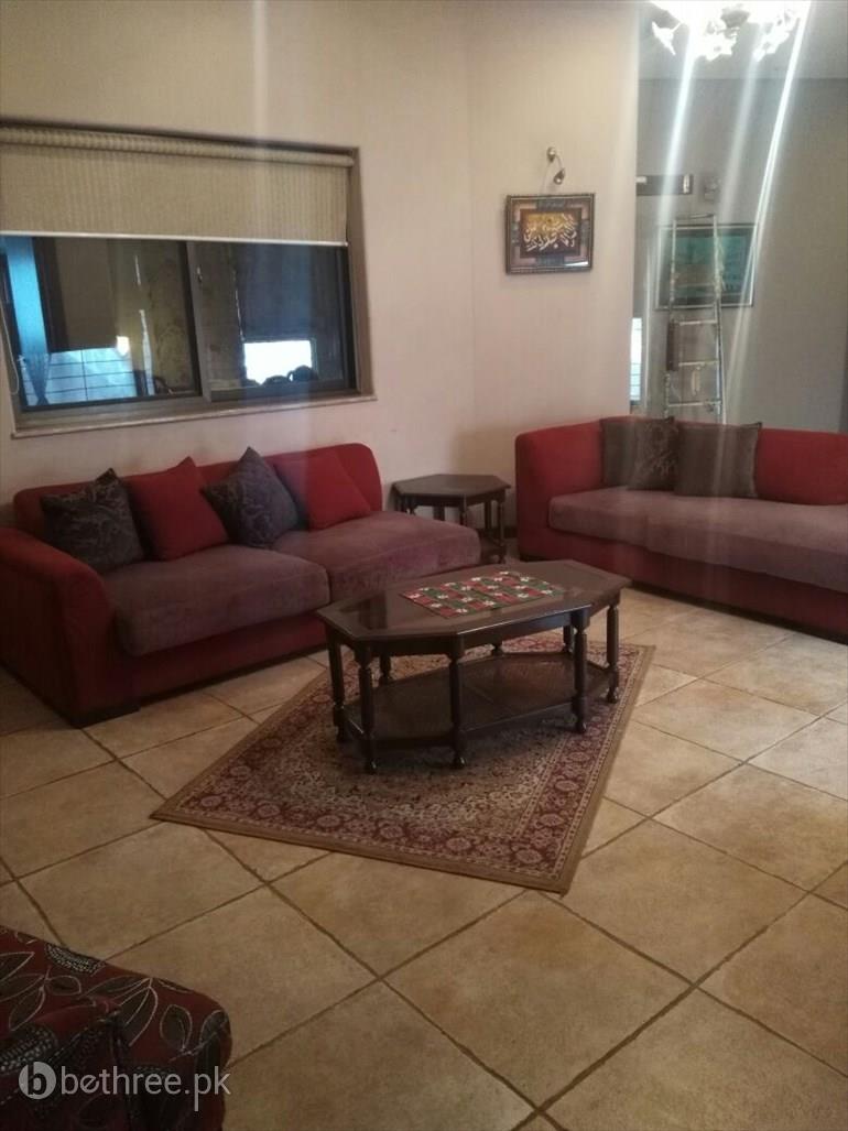 1 KANAL FULLY FURNISHED HOUSE FOR RENT IN PHASE 4