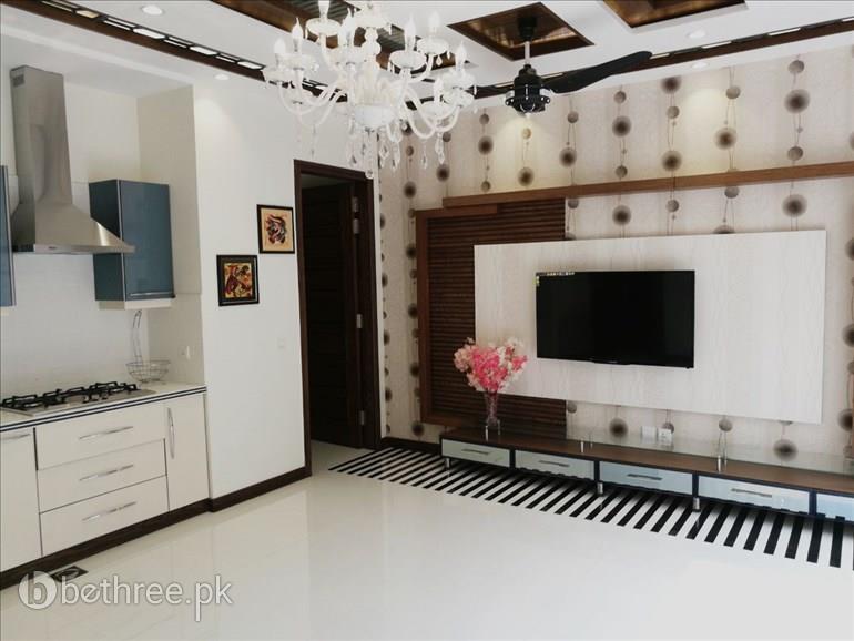 1 KANAL BEAUTIFUL HOUSE FOR RENT IN PHASE 4`